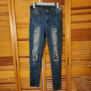 Size 7 Urban Chic Distressed Jeans